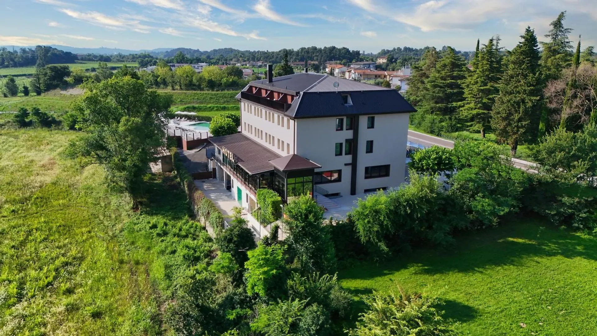 Ile Hotel Peschiera del Garda 3*,