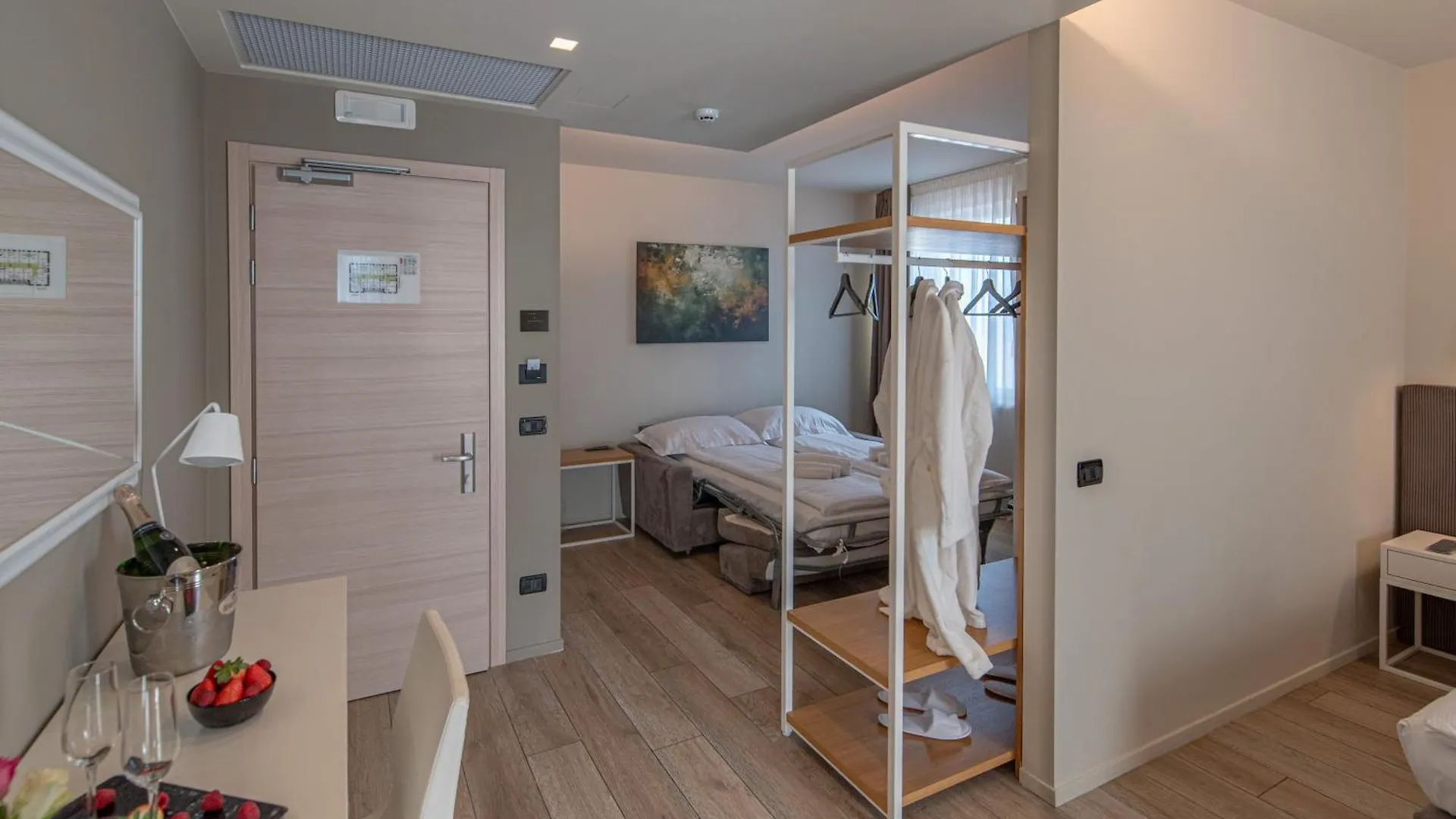 ***  Ile Hotel Peschiera del Garda Italy