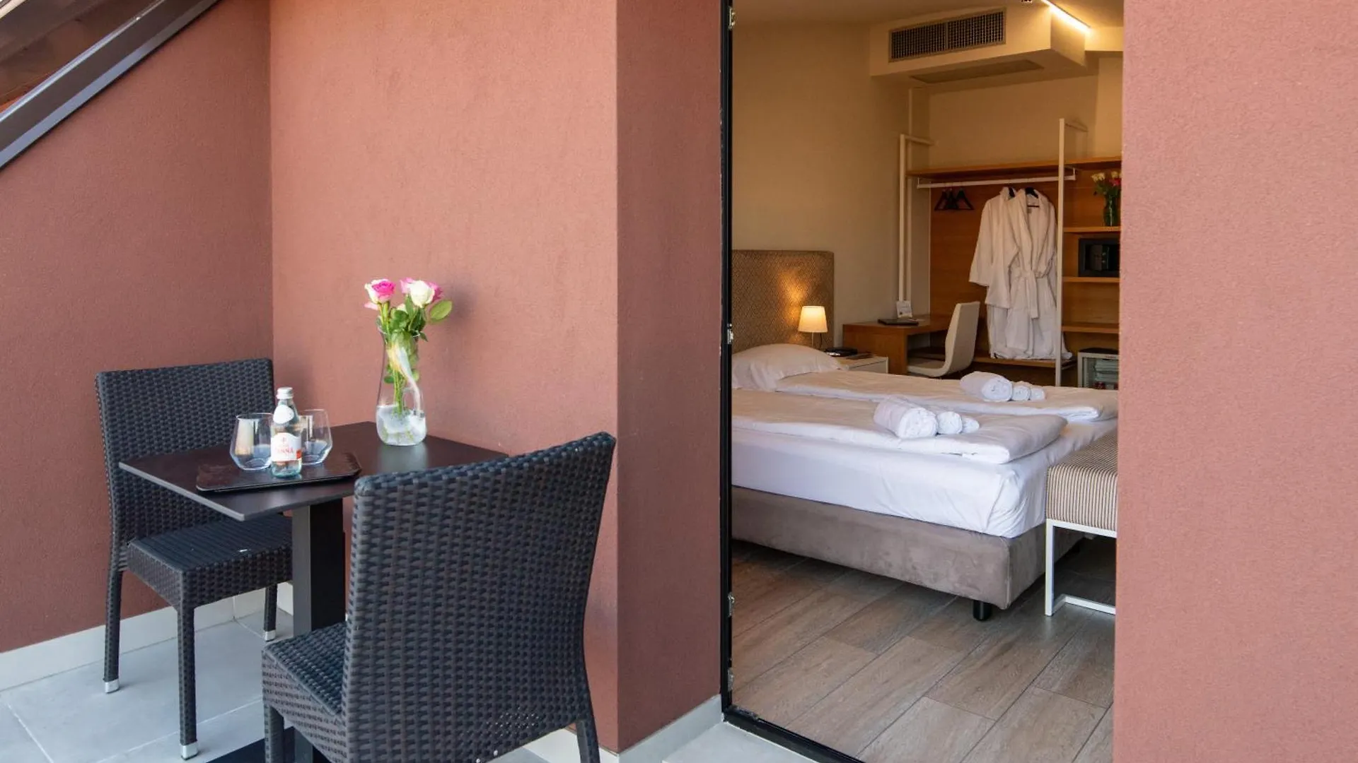 ***  Ile Hotel Peschiera del Garda Italy