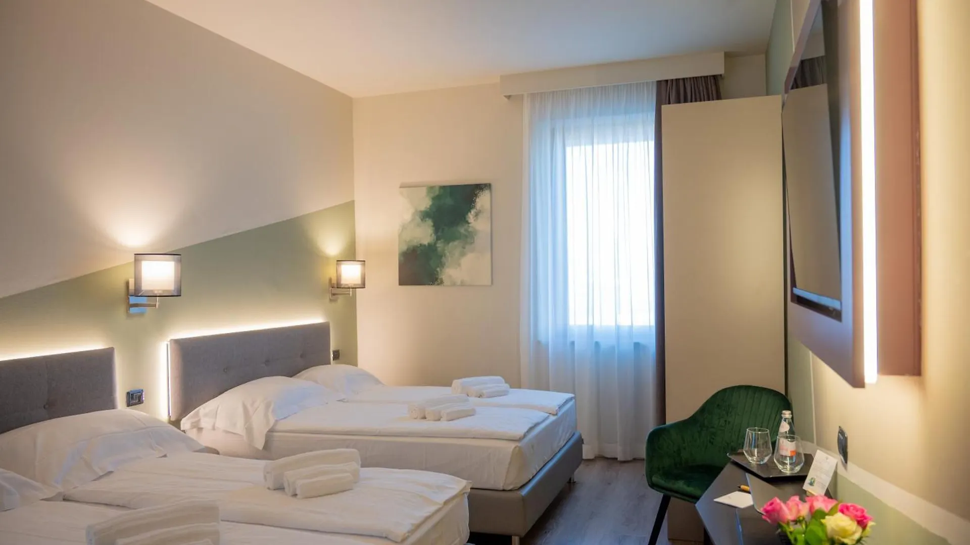 Ile Hotel Peschiera del Garda 3*,