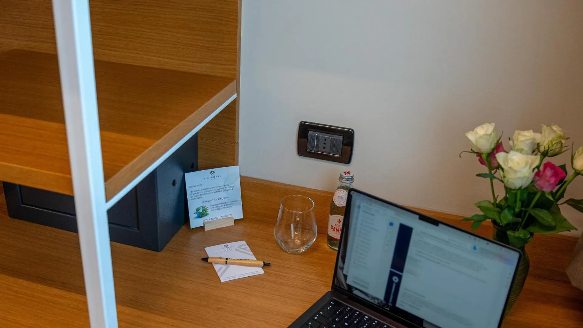 Ile Hotel 페스키에라델가르다 3*,